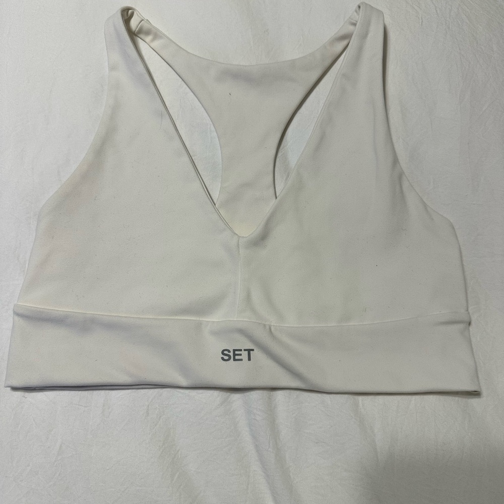 Set Active Cream V Neck Bra in Luxform